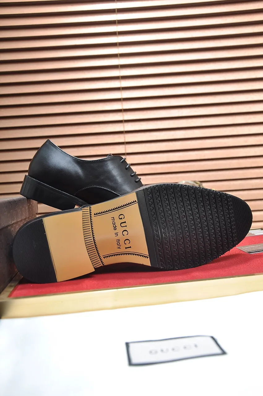 Men's shoes💰460💶Italy's top luxury men's shoe giant [GUCCI] has arrived in new style🍃Original European style🔰 Pleasant to the eye😍In order to make the shoes more durable and non-deformable🌀The production continues to follow traditional methods but there is still no lack of innovation💪The original sheepskin is chosen for the leather♻Smooth, natural and extra bright⭐Made of imported cowhide, the first choice of the rich 38-45 (45 customized)